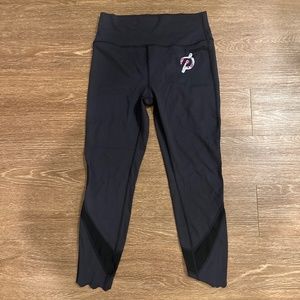 Peloton scallop leggings